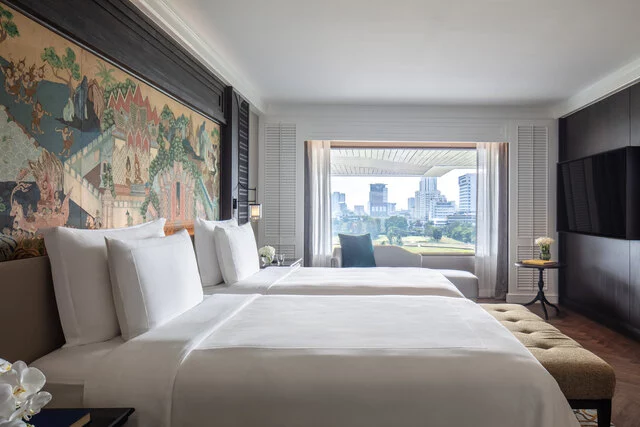 Anantara_Siam_Bangkok_Hotel_Guest_Room_Anantara_Suite_Twin_Bedroom