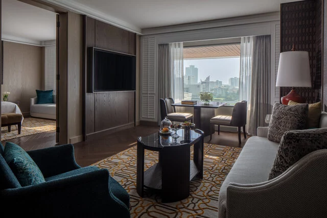 Anantara_Siam_Bangkok_Hotel_Guest_Room_Anantara_Suite_Living_Room(1)