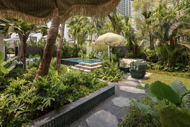 Anantara_Siam_Bangkok_Hotel_Guest_Room_Anantara_Garden_Private_Pool_Villa_And_Private_Terrace_View