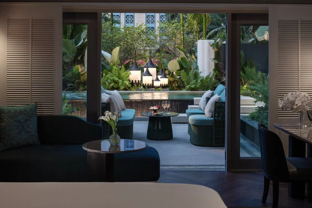 Anantara_Siam_Bangkok_Hotel_Guest_Room_Anantara_Garden_Pool_Villa_Evening_View