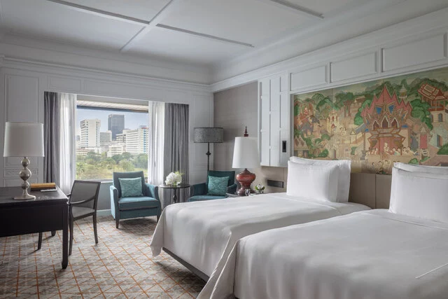 Anantara_Siam_Bangkok_Hotel_Guest_Room_Kasara_Executive_Room_Twin_Bedroom_With_Golf_Course_And_City_View(1)