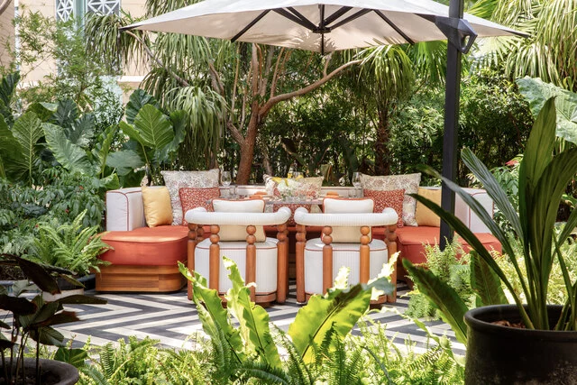 Anantara_Siam_Bangkok_Hotel_Restaurant_Pool_Bar_The_Garden_Terrace_Dining_Area