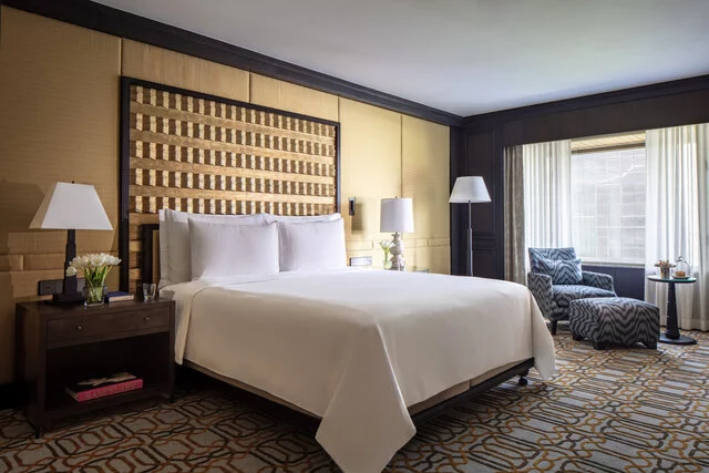 Anantara_Siam_Bangkok_Hotel_Guest_Room_Royal_Suite_King_Bedroom