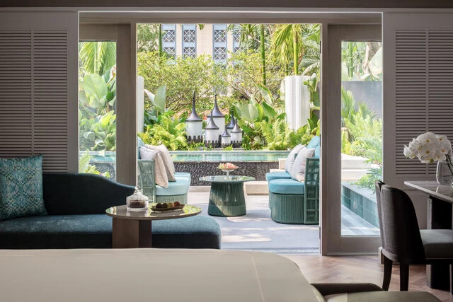 Anantara_Siam_Bangkok_Hotel_Guest_Room_Anantara_Garden_Pool_Villa_King_Bedroom_With _Private_Terrace_And_Pool_View