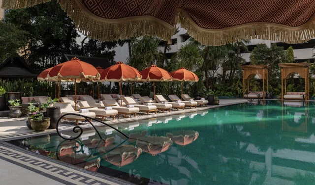 Anantara_Siam_Bangkok_Hotel_Pool_View(1)