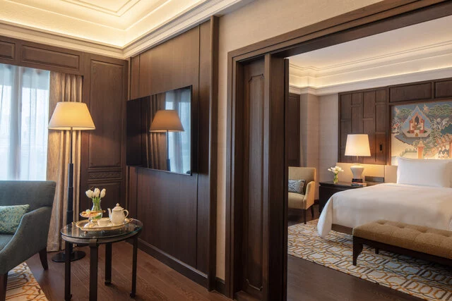 Anantara_Siam_Bangkok_Hotel_Guest_Room_Anantara_Suite_Bedroom (3)