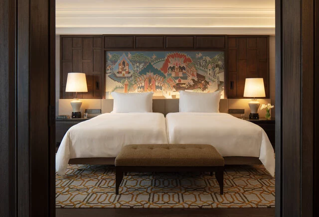 Anantara_Siam_Bangkok_Hotel_Guest_Room_Anantara_Suite_Bedroom (4)