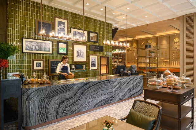 Anantara_Siam_Bangkok_Hotel_Restuarant_Mocha_and_Muffins_Interior_and_Serving_Counter