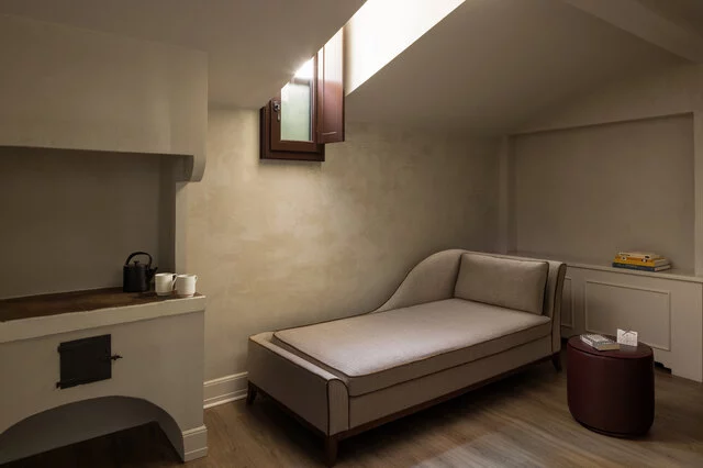 Porta_Rossa_Hotel_Firenze_Colbert_Collection_Salimbeni_Junior_Suite_Corner_Sofa