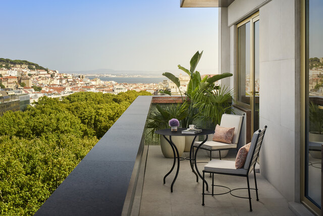 Tivoli Avenida Liberdade_Presidential Suite_terrace.jpg