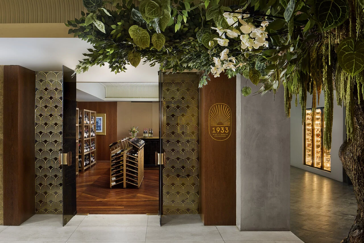 Tivoli_Avenida_Liberdade_1933_Wine_&_Spirits_Collection_Entrance.jpg