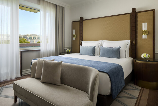 Tivoli Avenida Liberdade_Executive Suite_bedroom_1.jpg