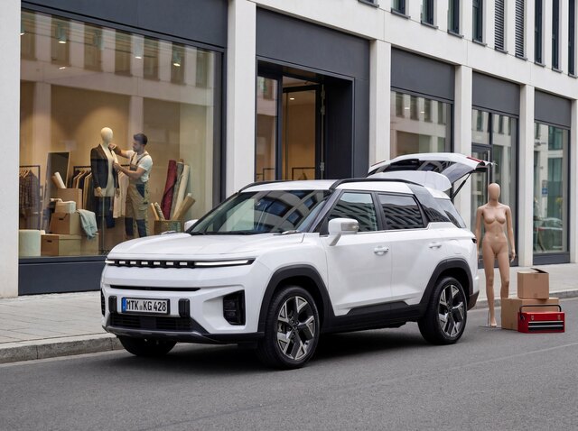 KGM Torres EVX Cargo Van