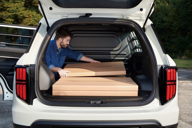 KGM Torres EVX Cargo Van