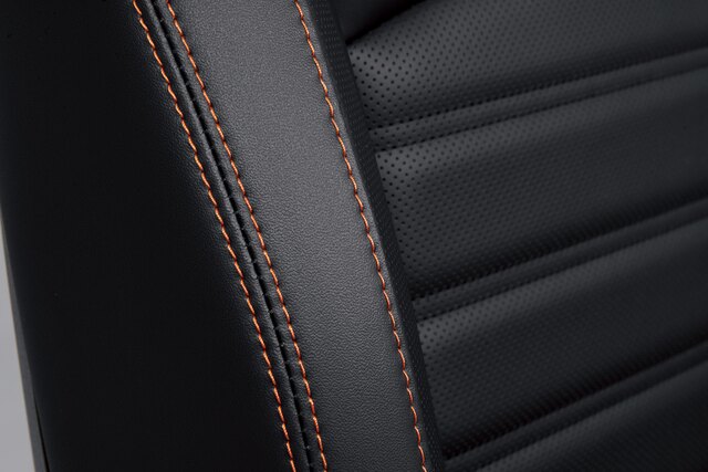 KGM Tivoli Limited 50 - Ziernaht an Sitzen