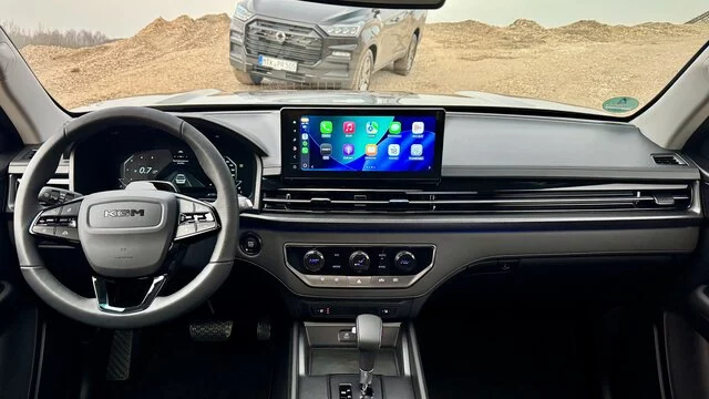 KGM Musso Grand Lux in Taupe - Interieur Cockpit