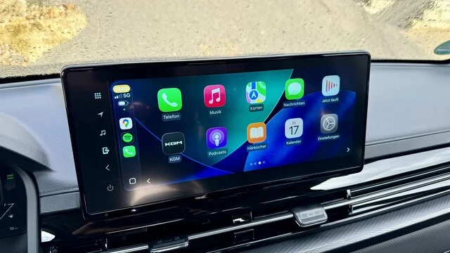 KGM Musso Grand Lux in Taupe - Interieur Wireless CarPlay