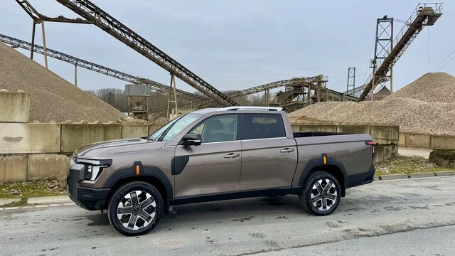 KGM Musso Grand Lux in Taupe