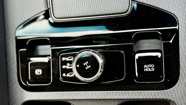 KGM Musso Grand Lux - Interieur Drehregler Fahrmodi