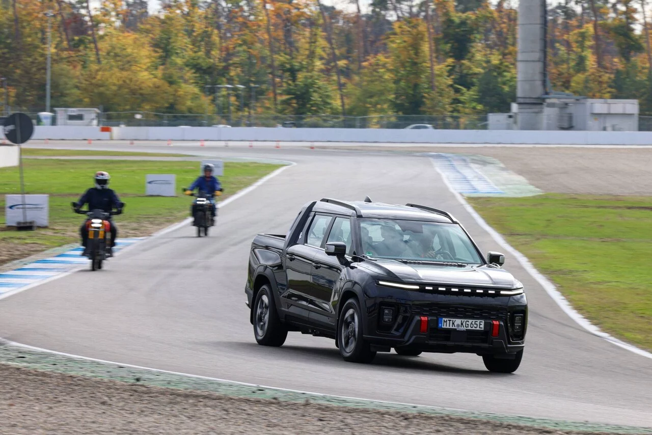 KGM startet mit dem Musso EV bei der ADAC e-Competition am Hockenheimring. © Hockenheimring GmbH | Fotograf: Torsten Karpf