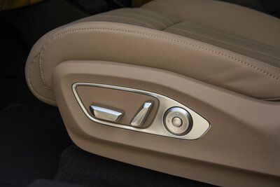 XPENG G9 047