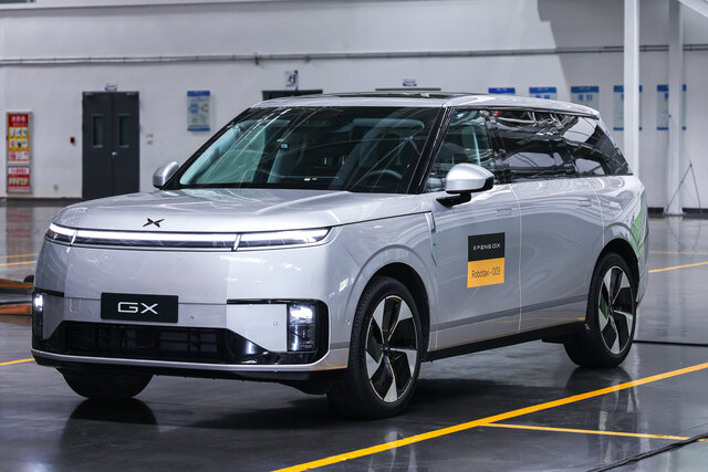 Erstes serienproduziertes XPENG Robotaxi offiziell vom Band gerollt