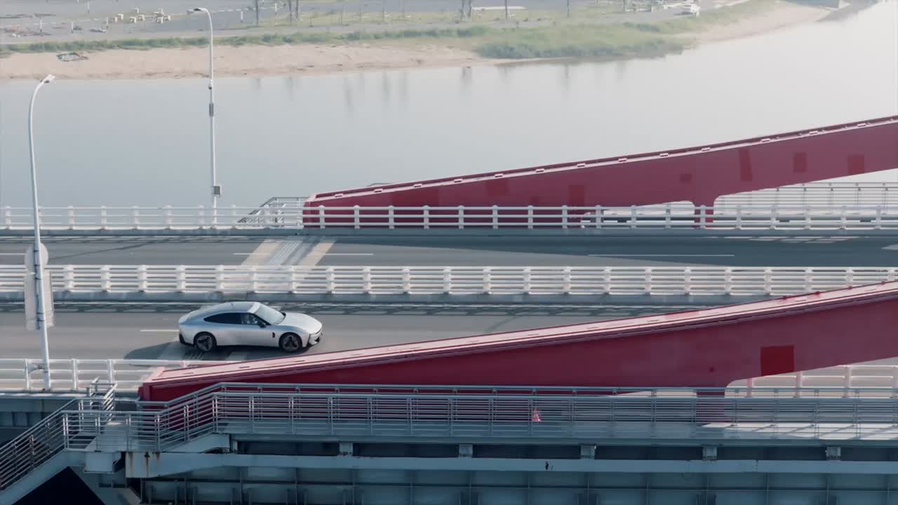 P7 Silber Dynamisch.mp4