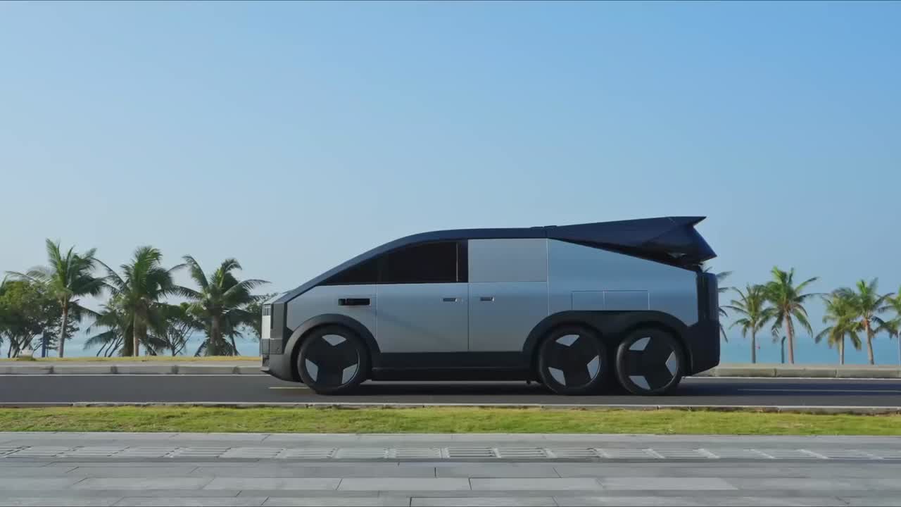 Land Aircraft Carrier Driving & Flying_© ARIDGE.mp4