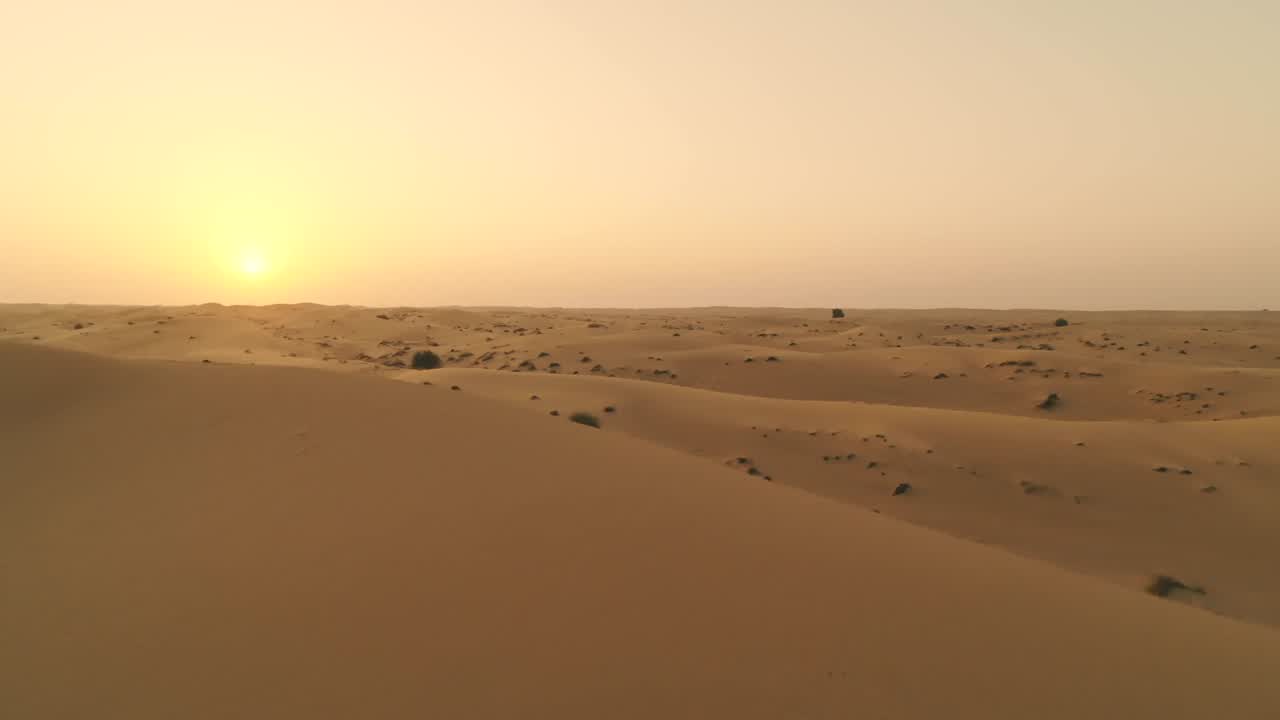 Land Aircraft Carrier Dubai Trailer_© ARIDGE.mp4