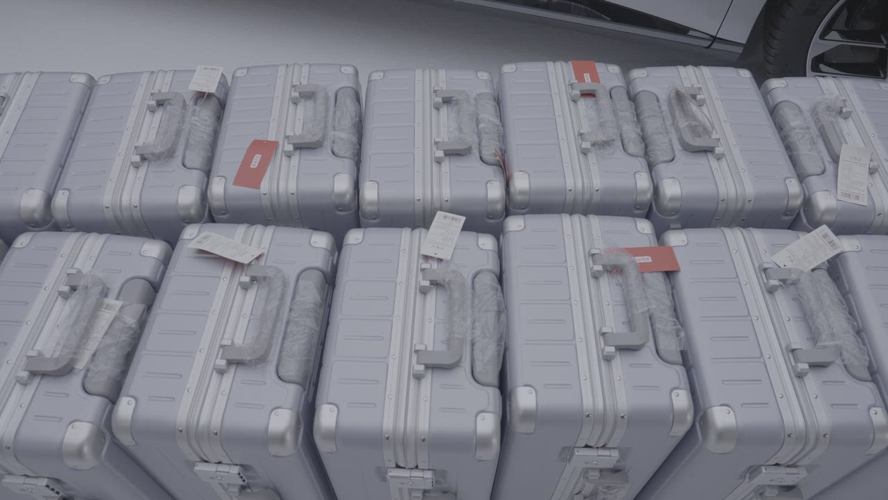 Spacious Interior 1.MP4