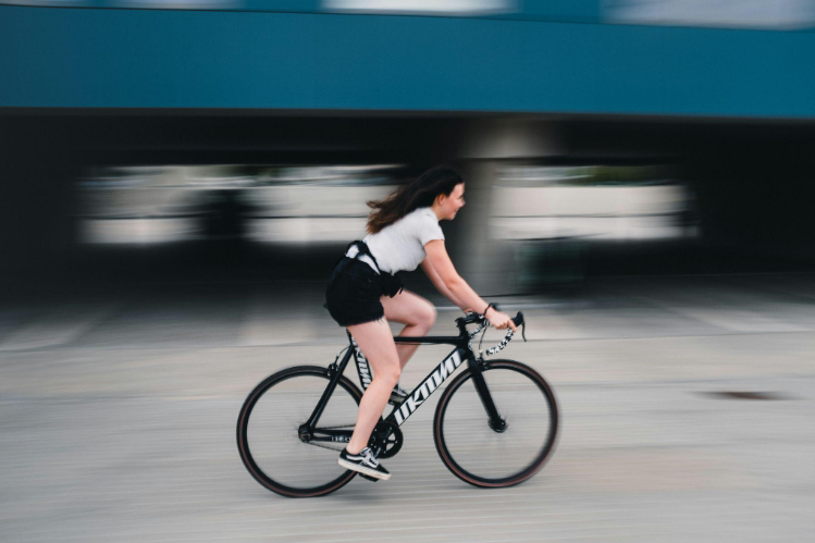 Nervi pe 2 roți. Pista de biciclete se termină brusc: ce faci și pe unde continui traseul în Bucu...