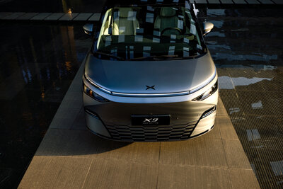 XPENG X9 06 