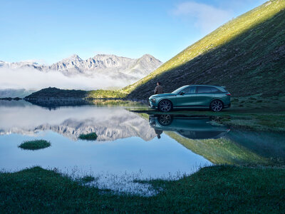 585811-XPENG G9 MODELYEAR 2024-3b7569-original-1744128663.jpg