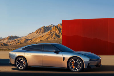 591277-XPENG P7_4_high res-0d0f79-original-1747322185.jpg