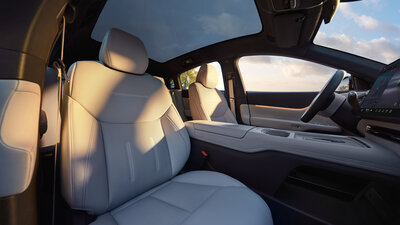 Neuer XPENG G6 Interieur Grau_8.jpg