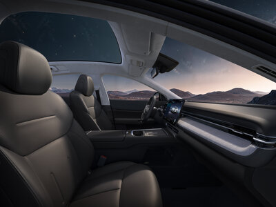 Neuer XPENG G6 Interior_Dark Gray_7.jpg