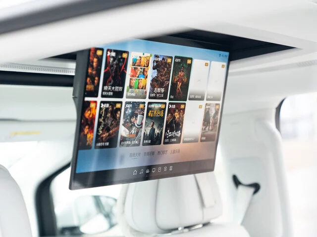 XPENG X9 21.4 Flatscreen
