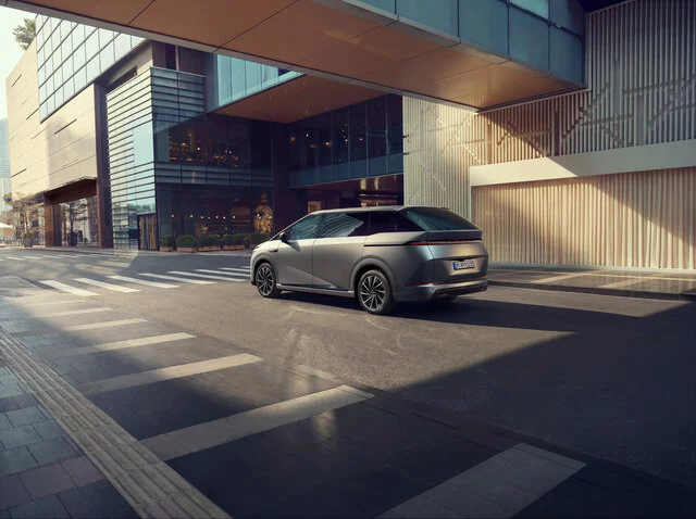 X9 Side Back–Urban View