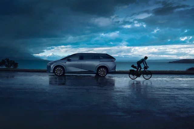 X9 Outdoor View Cyclist