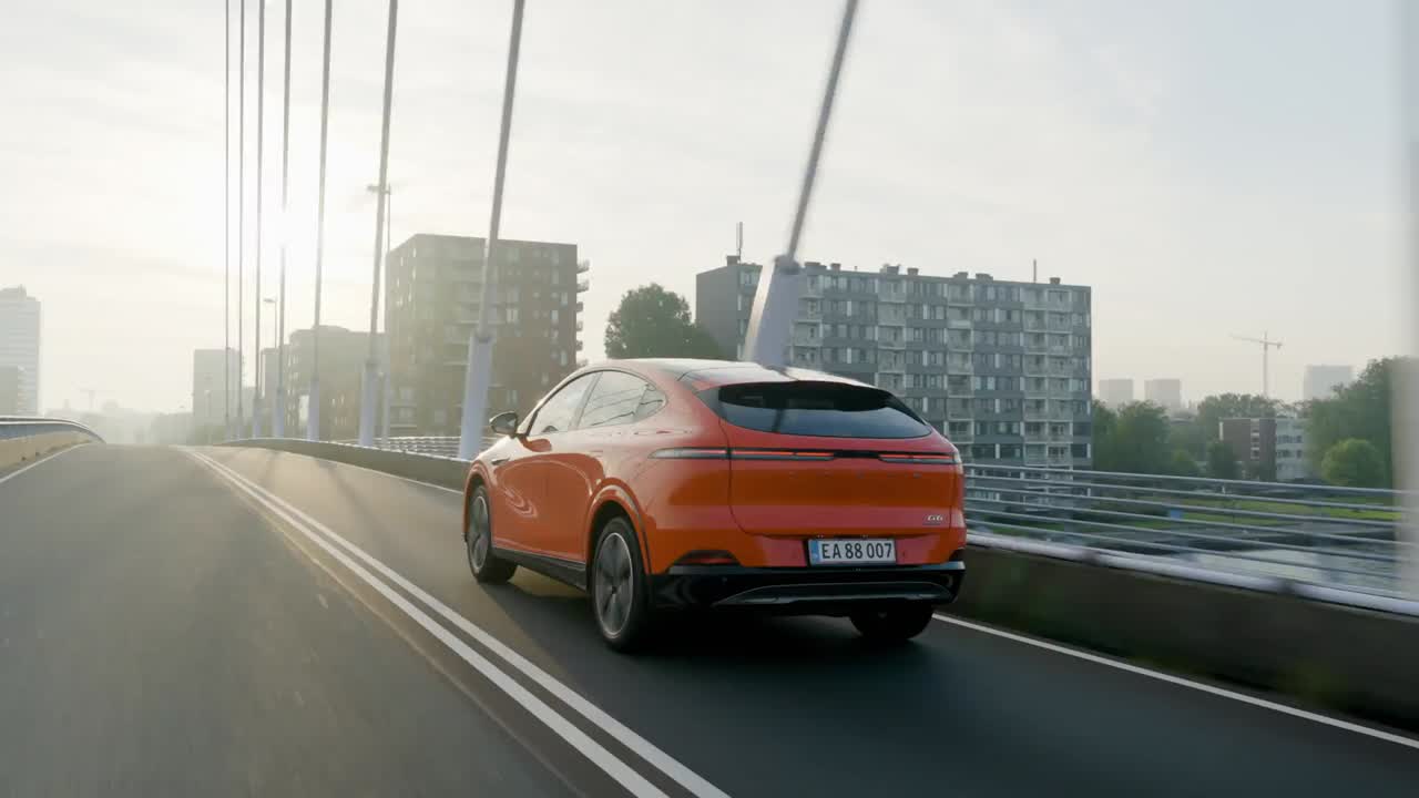 B-roll XPENG G6 (Fiery Orange).mp4