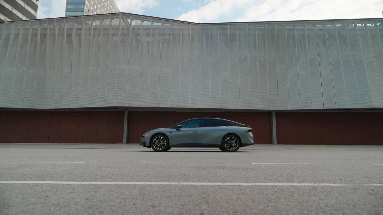3694-xpeng-p7-barcelona-press-kit-static-exterior-fe225e-awsemc.mp4