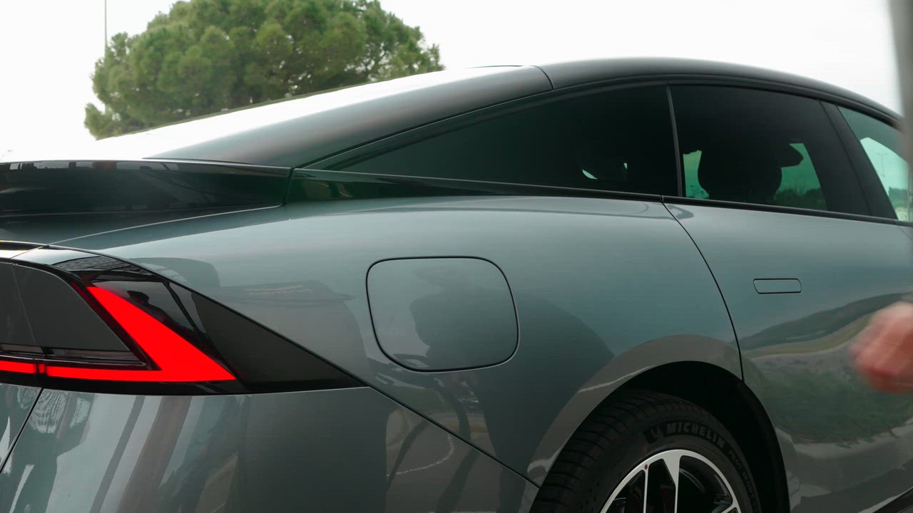 3693-xpeng-p7-barcelona-press-kit-ultra-fast-charging-e9c356-awsemc.mp4