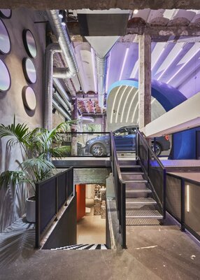 Large LynkCo BCN Club Interior 13 E452ae