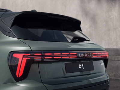 Lynk & Co 01 Rear Lamp Closeup High Minealgreen 8b492b
