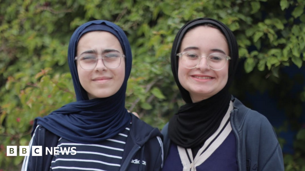Gaza sisters win prize for turning rubble into reusable bricks