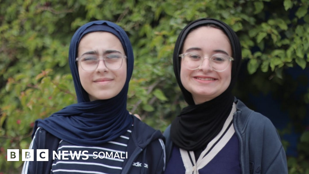 Gabdhaha walaalaha Gaza ee ku guuleystay abaalmarin iyaga oo burburka u beddelay leben dib loo is...