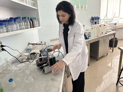 8. Finalist 2024 - team Ceres - Beyza Kaya testing their drought-defying plasma solution for crops