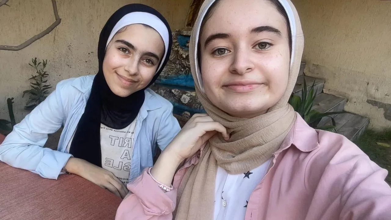 Tala Mousa and Farah Mousa of team Build Hope - Palestine