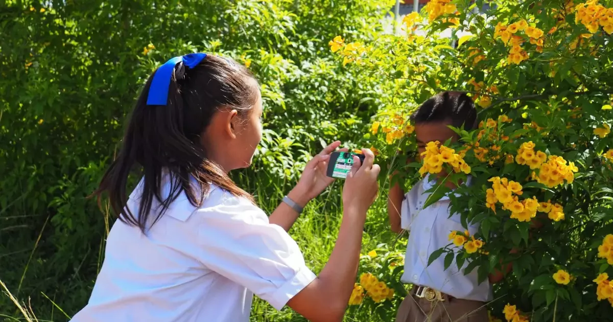 Two students use photography to consider the nature around them