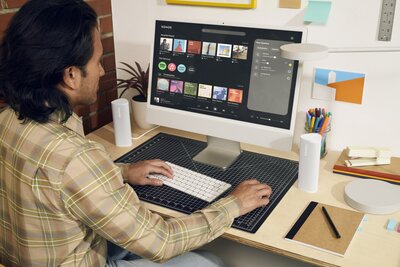 roam2_white_lifestyle_app